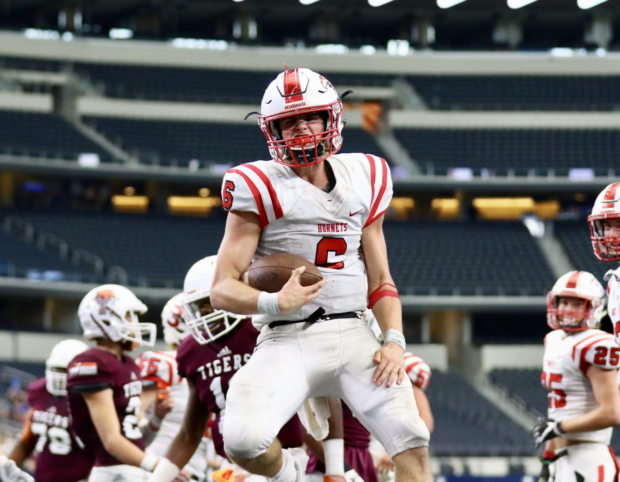 AP No. 3 Muenster Seals Undefeated State Title Run after Unseating No