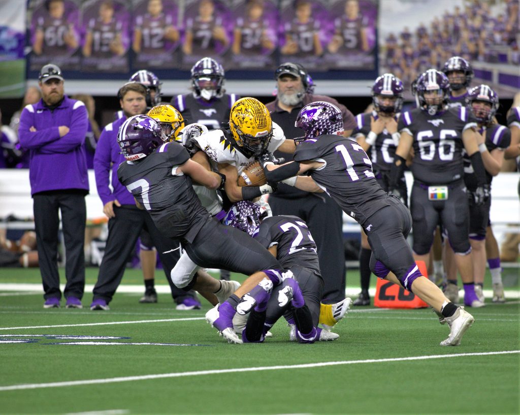 Grayson Rigdon, Benjamin Blow by Loraine in 1A D2 Title Game